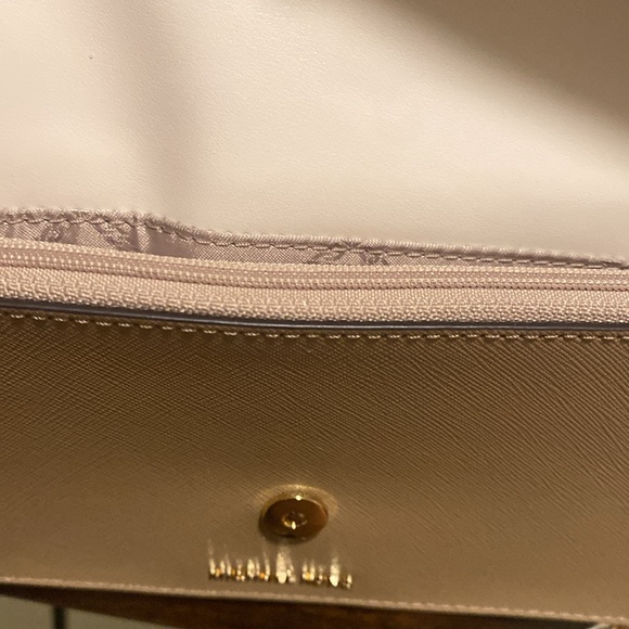 Michael KORS - Picture 6 of 8